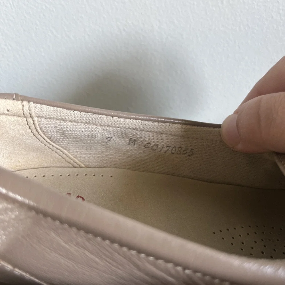 SAS Wedge Shoes 7 Leather Slip On Loafer Tripod Comfort Tan Barely Worn READ